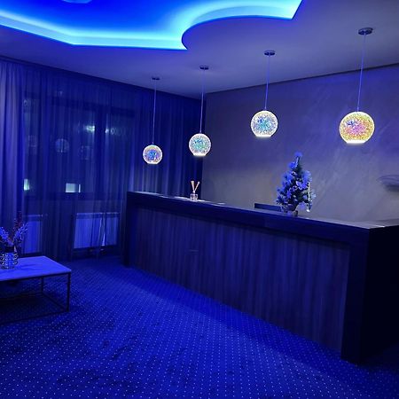 Lex Trend Hotel Ирпин Екстериор снимка
