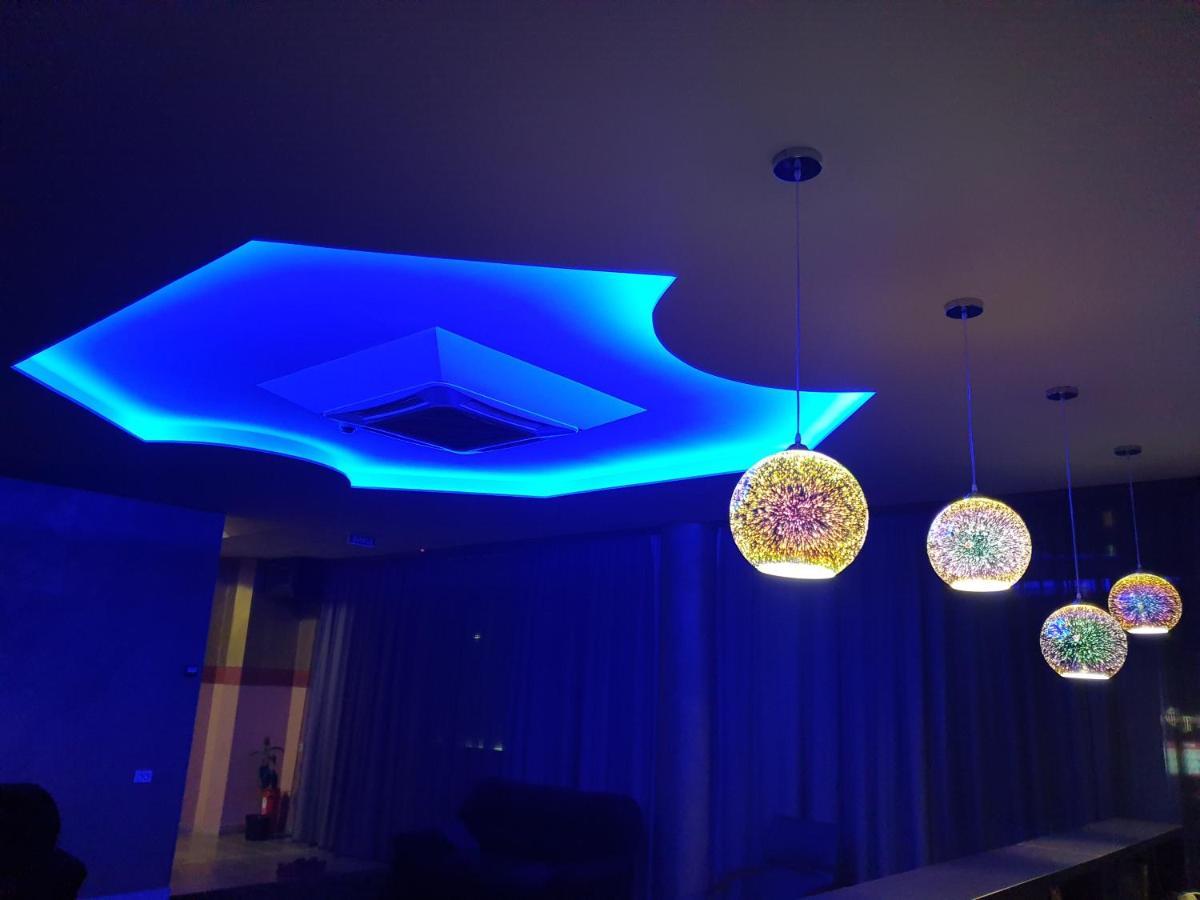 Lex Trend Hotel Ирпин Екстериор снимка
