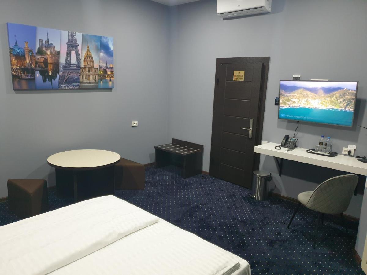 Lex Trend Hotel Ирпин Екстериор снимка