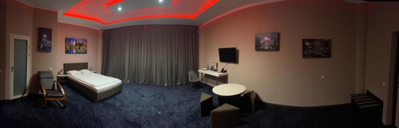 Lex Trend Hotel Ирпин Екстериор снимка