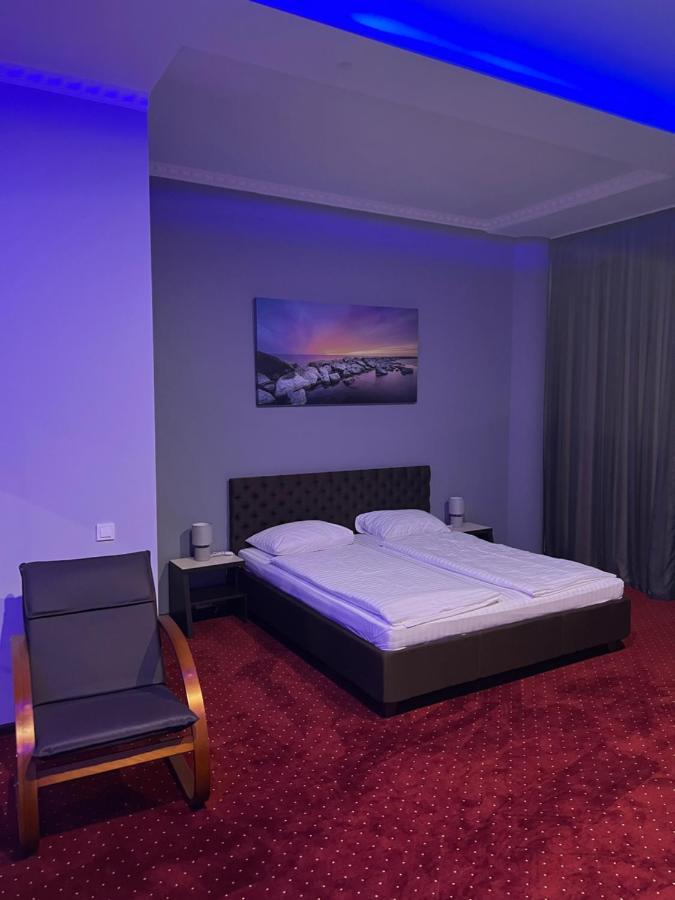 Lex Trend Hotel Ирпин Екстериор снимка